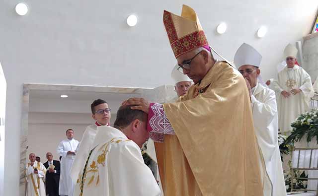 Ordenación de Monseñor Da Conceicao renueva la fe de los venezolanos