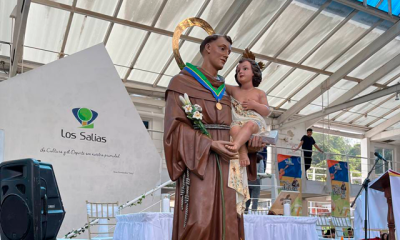 Fieles y autoridades asisten a la misa solemne en honor a San Antonio.