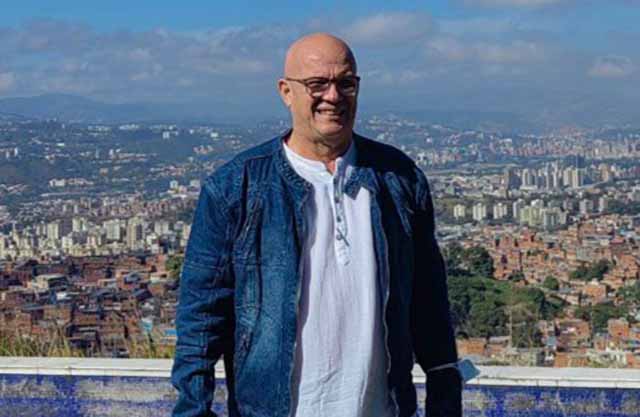 EDUCAR COMUNICANDO / Reformar y Transformar