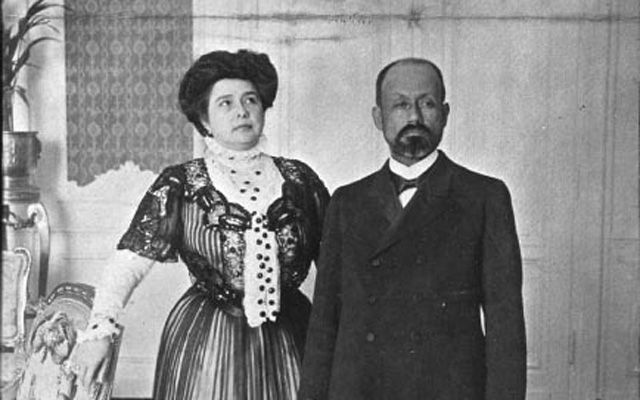 , Antonio Guzmán Blanco consultó a su esposa Ana Teresa Ibarra sobre quién debía sucederlo durante el breve período constitucional.