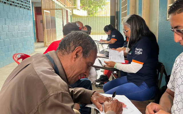 Personal del Registro Civil Municipal en acción en Guaremal.