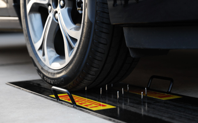 Un neumático en buen estado garantiza la seguridad y comodidad del conductor en cualquier tipo de carretera.