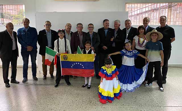 Acto conmemorativo del Día de la Amistad Ítalo-Venezolana en Los Salias, con la participación del COM.IT.ES Caracas, autoridades municipales y representantes de instituciones ítalo-venezolanas.