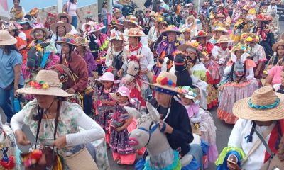 Delegación de Burriquitas Indio Sorocaima de Guaicaipuro durante su presentación en el X Encuentro Nacional de Bailadores de Burriquitas en Sanare, Lara.