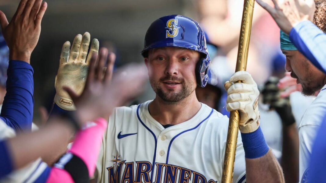 Cal Raleigh supera a Salvador Pérez y fija récord histórico de jonrones