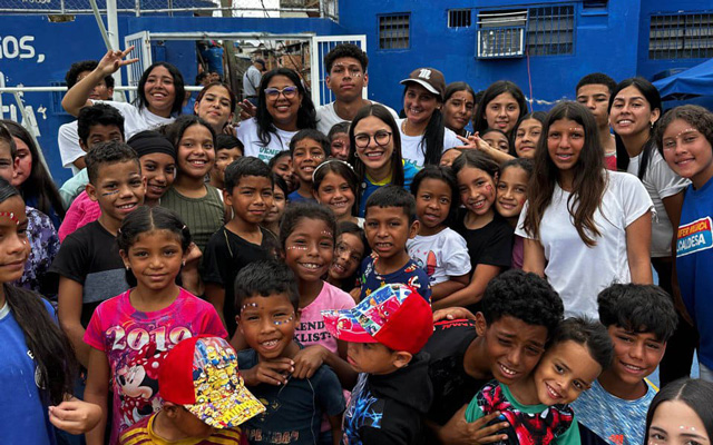 Niños y jóvenes de Brisas de Oriente disfrutan de actividades culturales, deportivas y recreativas en el Plan Vacacional “Venezuela Ríe 2025”.
