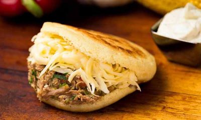La arepa, alimento ancestral venezolano, hoy une a una diáspora global con sabor, memoria e identidad