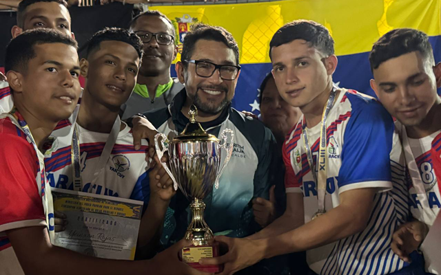 Celebración del equipo de Yaracuy en el Club Social Avance. Crédito: Prensa Alcaldía de Guaicaipuro.