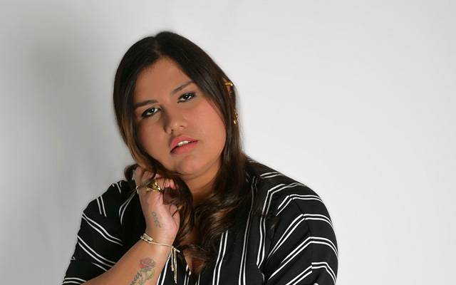 Rosy Cueva presenta “Duele”, su quinto sencillo, grabado junto al ingeniero Daniel Noguera y con arreglos de la guitarrista argentina Virginia Morillas.