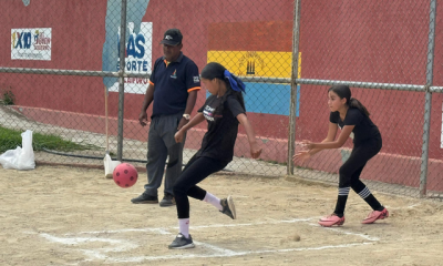 El Garabato ejecuta un remate en el partido de fútbol sala.