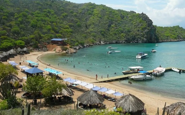 Playa Conoma, en el Parque Nacional Mochima, es uno de los destinos más visitados del Oriente venezolano.