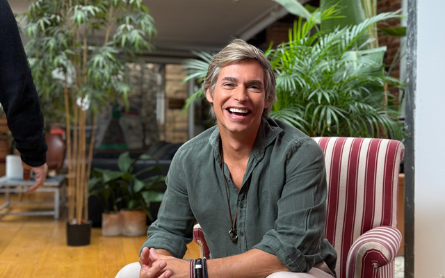 Carlos Baute en el lanzamiento de “Quién mejor que tú”, un himno que invita a celebrar el amor verdadero.