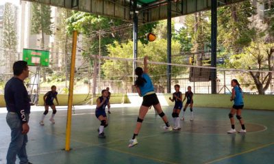 Las atletas de Guaicaipuro celebran sus victorias en la fase zonal de los Juegos Comunales 2025.