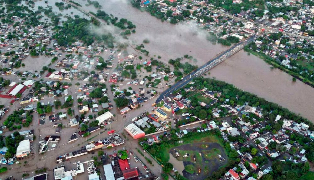 Sheinbaum estima más de cien mil viviendas afectadas por las inundaciones