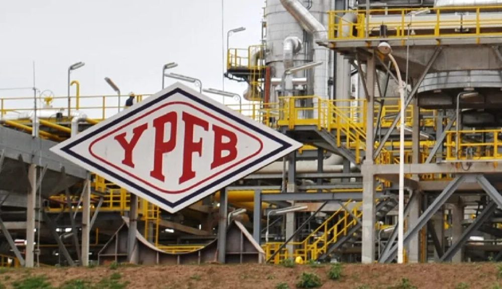 Bolivia enfrenta crisis de combustibles en vísperas de la segunda vuelta electoral