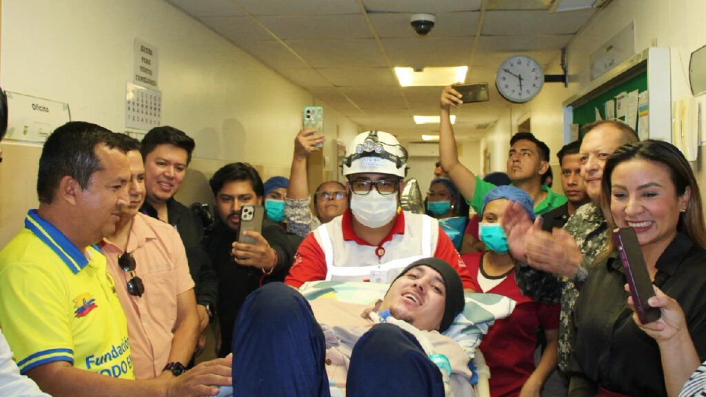 Venezolano con cuadriplejia sale tras tres años en hospital de Ecuador