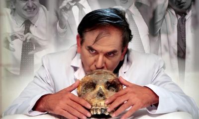 Héctor Manrique interpreta a Edmundo Chirinos en “Sangre en el diván”, obra que regresa al Centro Cultural Chacao para sus últimas funciones de 2025.