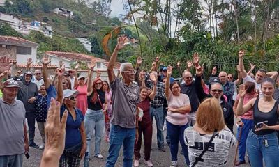 Vecinos del sector La Perita durante la asamblea del 26 de octubre, donde aprobaron la nueva modalidad para el suministro de gas doméstico.