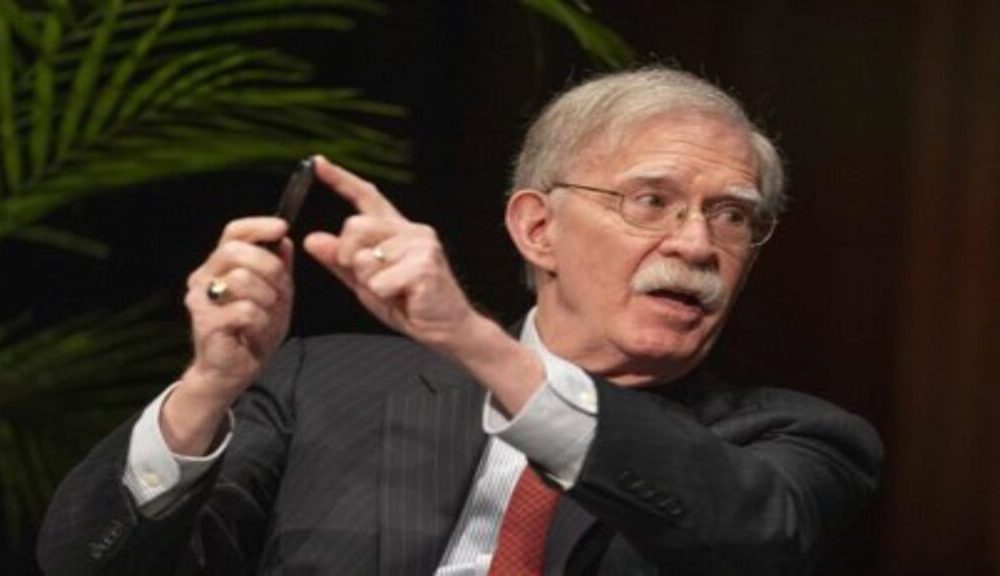 John Bolton se entrega a la justicia tras ser imputado