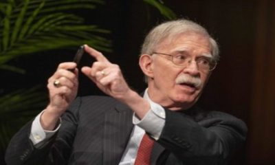 John Bolton se entrega a la justicia tras ser imputado