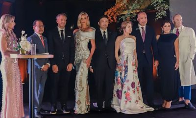 Alfombra Roja del Evento "Aroma Gala": Personalidades del mundo de la moda y la diplomacia se unieron para apoyar a niños en necesidad con cirugías reconstructivas.