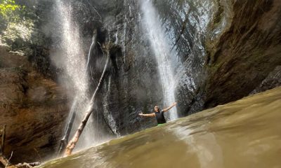 Cascada principal de los Saltos de La Llovizna, en Guaicaipuro, un destino natural que deslumbra por su belleza y energía vital.