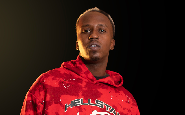 YONKEY durante la producción de “Baby Loop”, mostrando su autenticidad en el reggaetón.