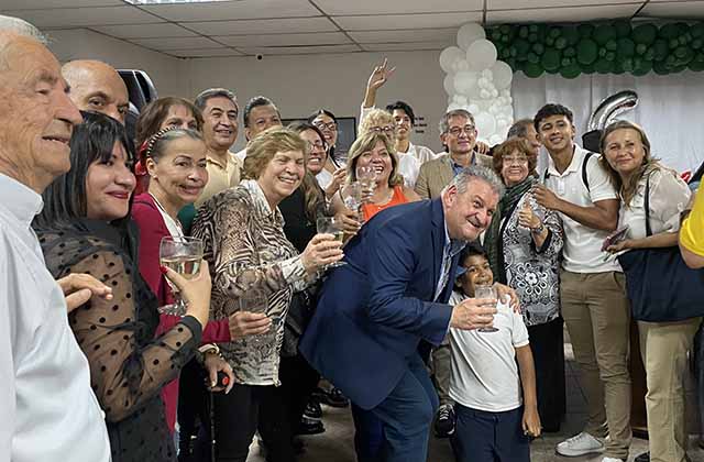 Socios fundadores y directiva de Casa Italia Los Teques celebran 63 años de historia y cultura italo-venezolana.