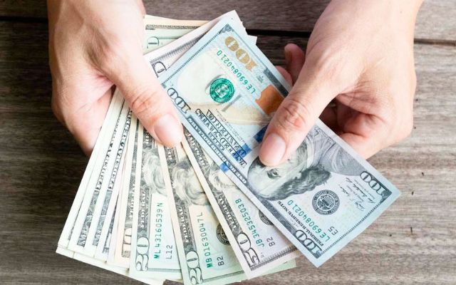 La alta inflación impulsa el uso del dólar como refugio de valor en varias naciones.