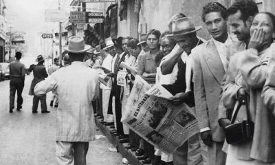 Militares venezolanos custodian centros de votación durante las elecciones de 1952, previas al desconocimiento de los resultados.