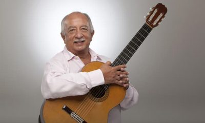 Músicos venezolanos interpretan aguinaldos y parrandas en el concierto navideño gratuito del Centro Médico Docente Los Altos este 18 de diciembre en Carrizal, Miranda.