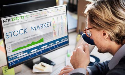 Las bolsas de valores permiten negociar acciones y bonos bajo reglas que garantizan transparencia y protección al inversionista.