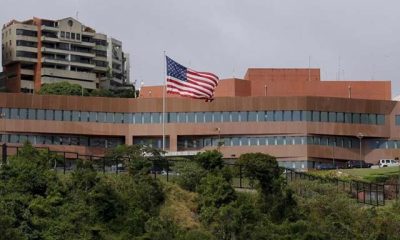 Vista aérea de la embajada de Estados Unidos en Caracas, cuya reapertura está siendo considerada por Washington tras años de ausencia diplomática.