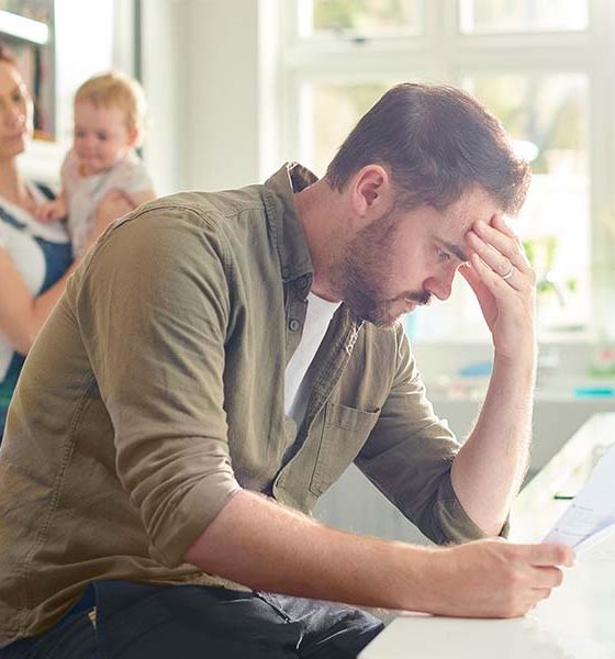 El aumento del endeudamiento familiar en la región refleja una crisis de poder adquisitivo que afecta la estabilidad emocional del hogar