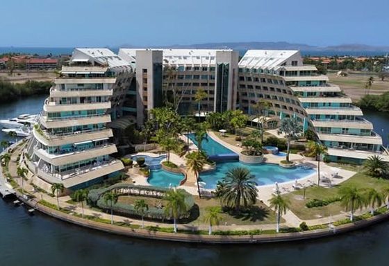 Zona residencial y marina de Lechería, al norte del área metropolitana.