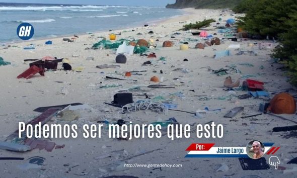 La basura acumulada en los ríos y quebradas amenaza la biodiversidad y deteriora los ecosistemas acuáticos.